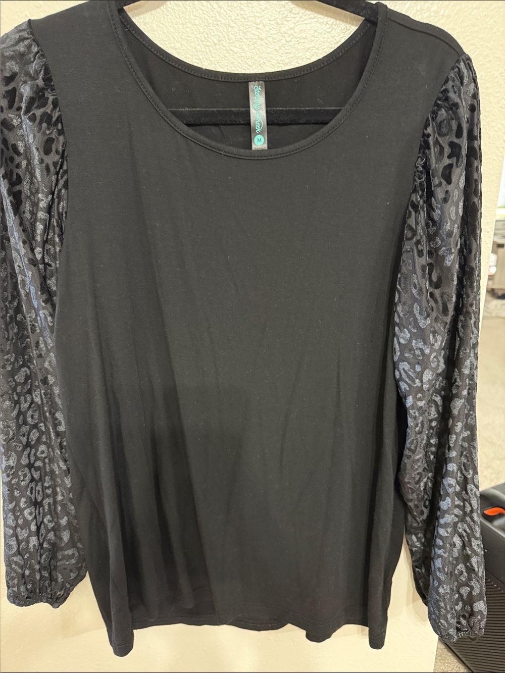 Black Long-Sleeve Top with Leopard Velvet Sleeves